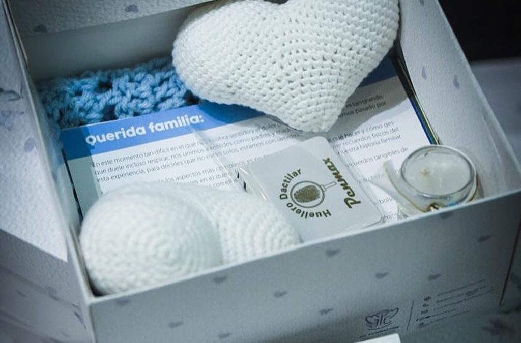 Cajas de recuerdo de Umamanita para uso en hospitales tras la muerte  perinatal